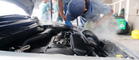 Rengøring af bil med damp Klargøring af bil med damp